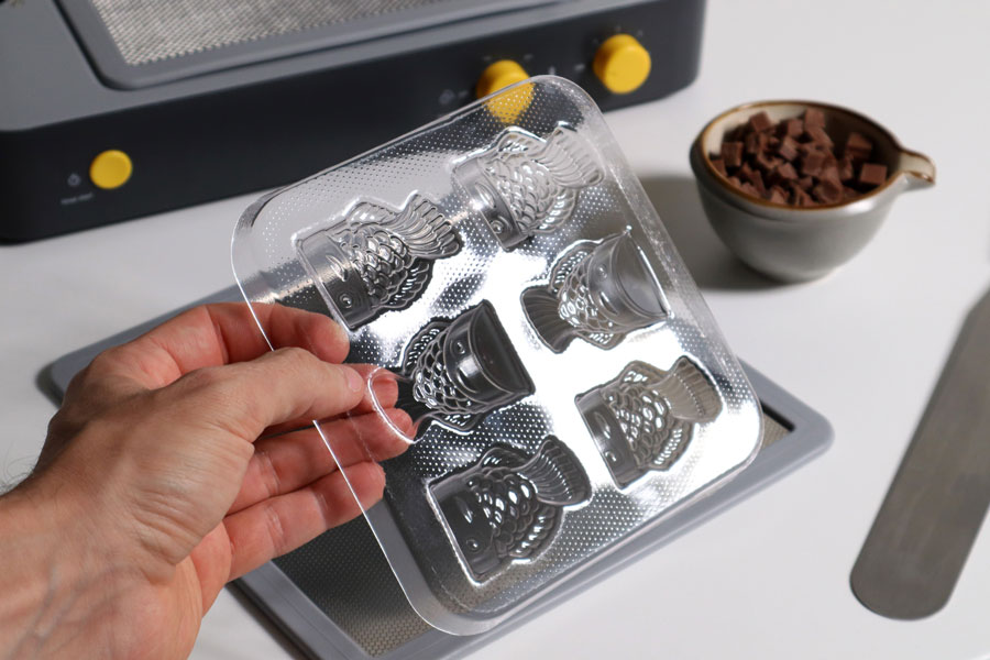 FormBox-front-yellow-studio_3600px